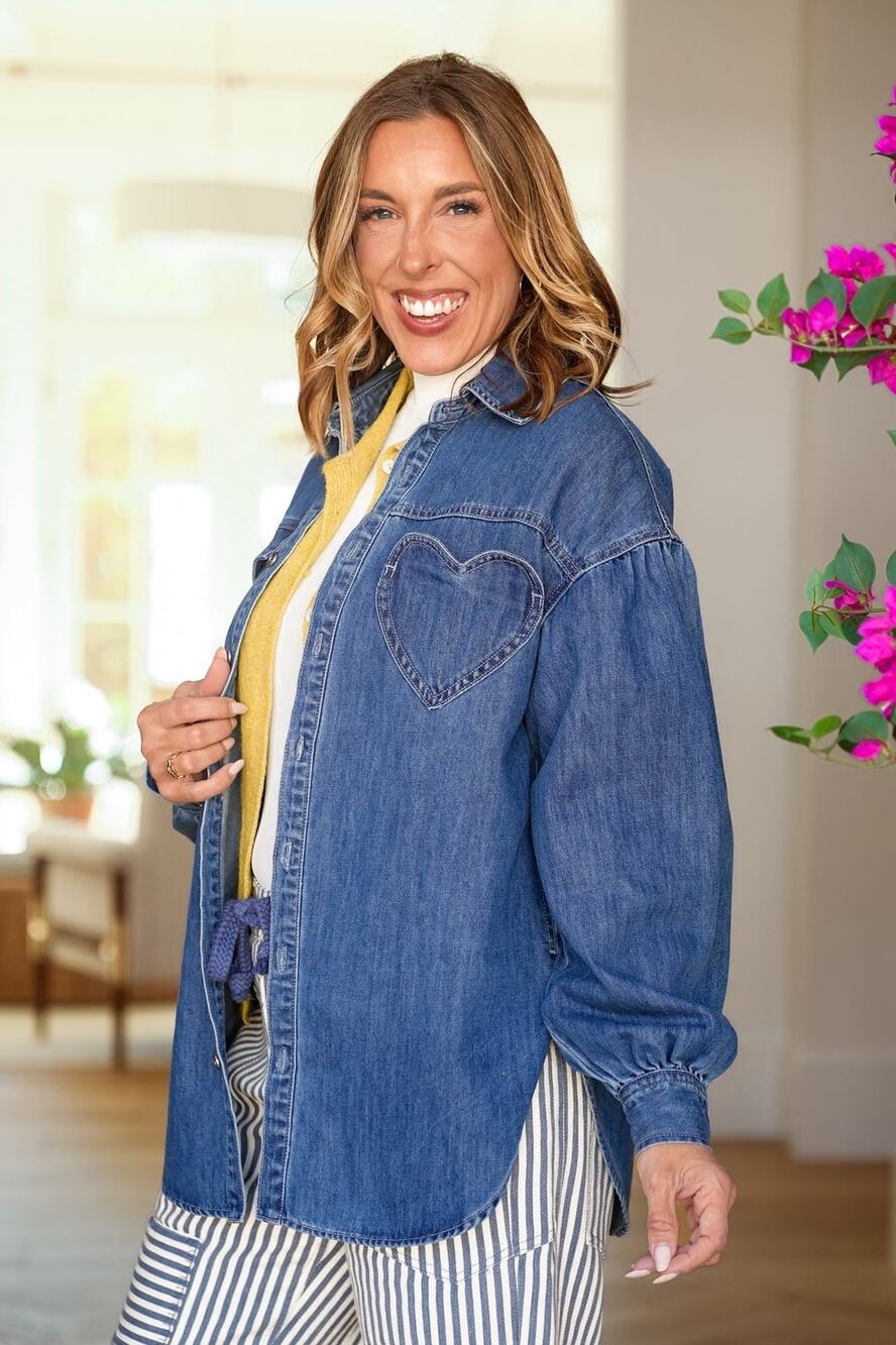 Freckled Poppy Dark Wash Long Sleeve Button Down Shacket in Blue - M